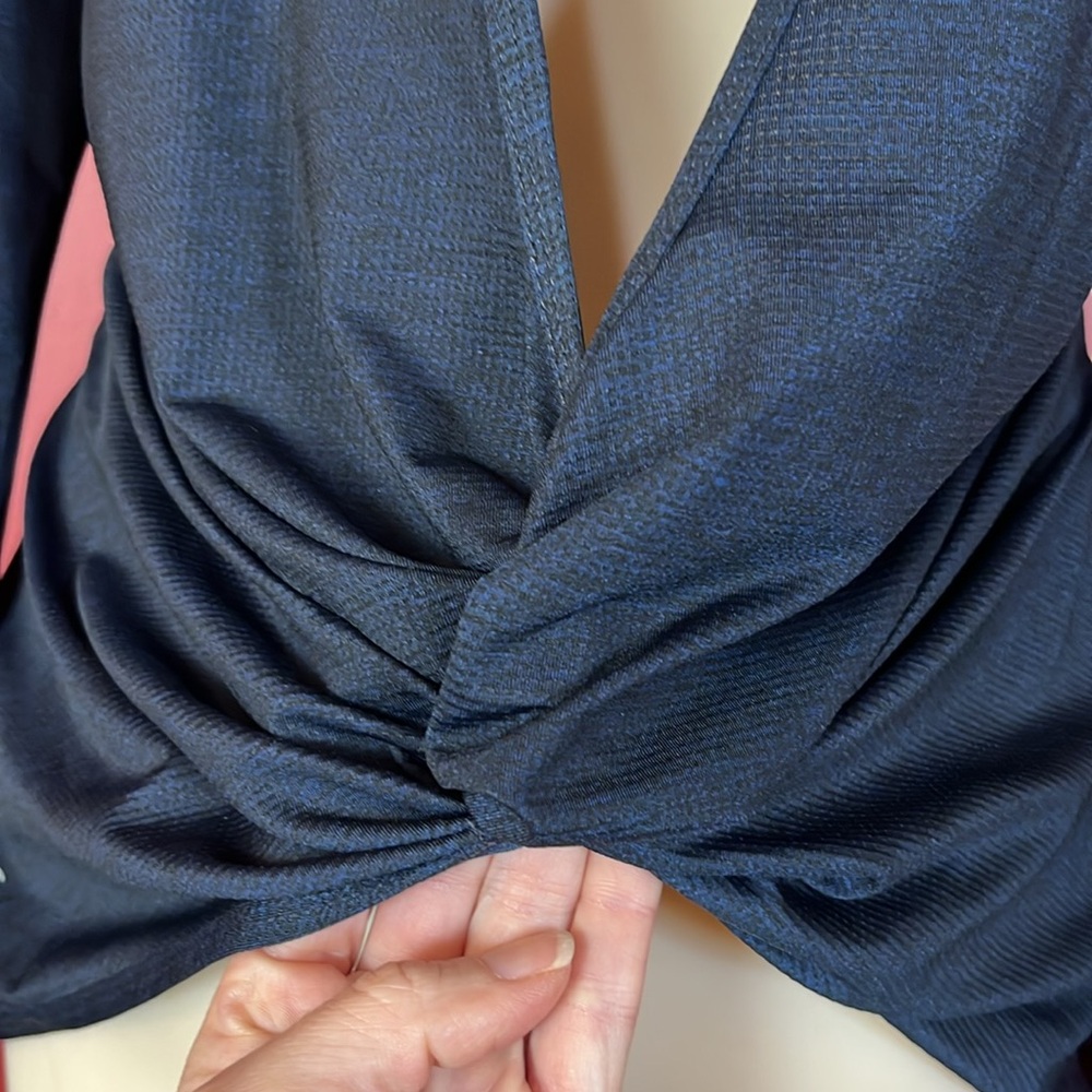 BNWOT Gorgeous Zyia active navy/black long sleeve top - Picture 8 of 12